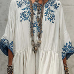 Stylish loose-fit printed dress with a round neck