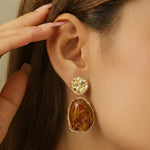 Gold Tone Hammered Disc Amber Resin Irregular Alloy Drop Earrings
