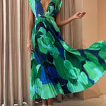 Zeagoo Women's Casual Sleeveless Pleated Long Dress Loose Deep V Neck Holiday Dresses