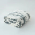Veluna Tie-Dye Fur Blanket